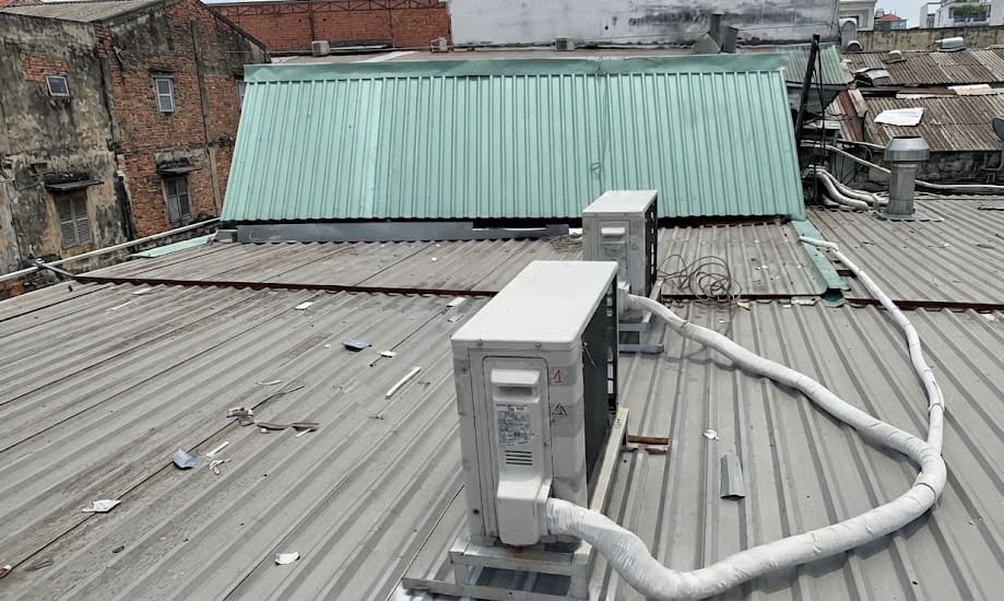 Kỹ thuật viên Điện Lạnh Quốc Nghĩa King Cool khóa nhốt gas an toàn khi di dời máy lạnh