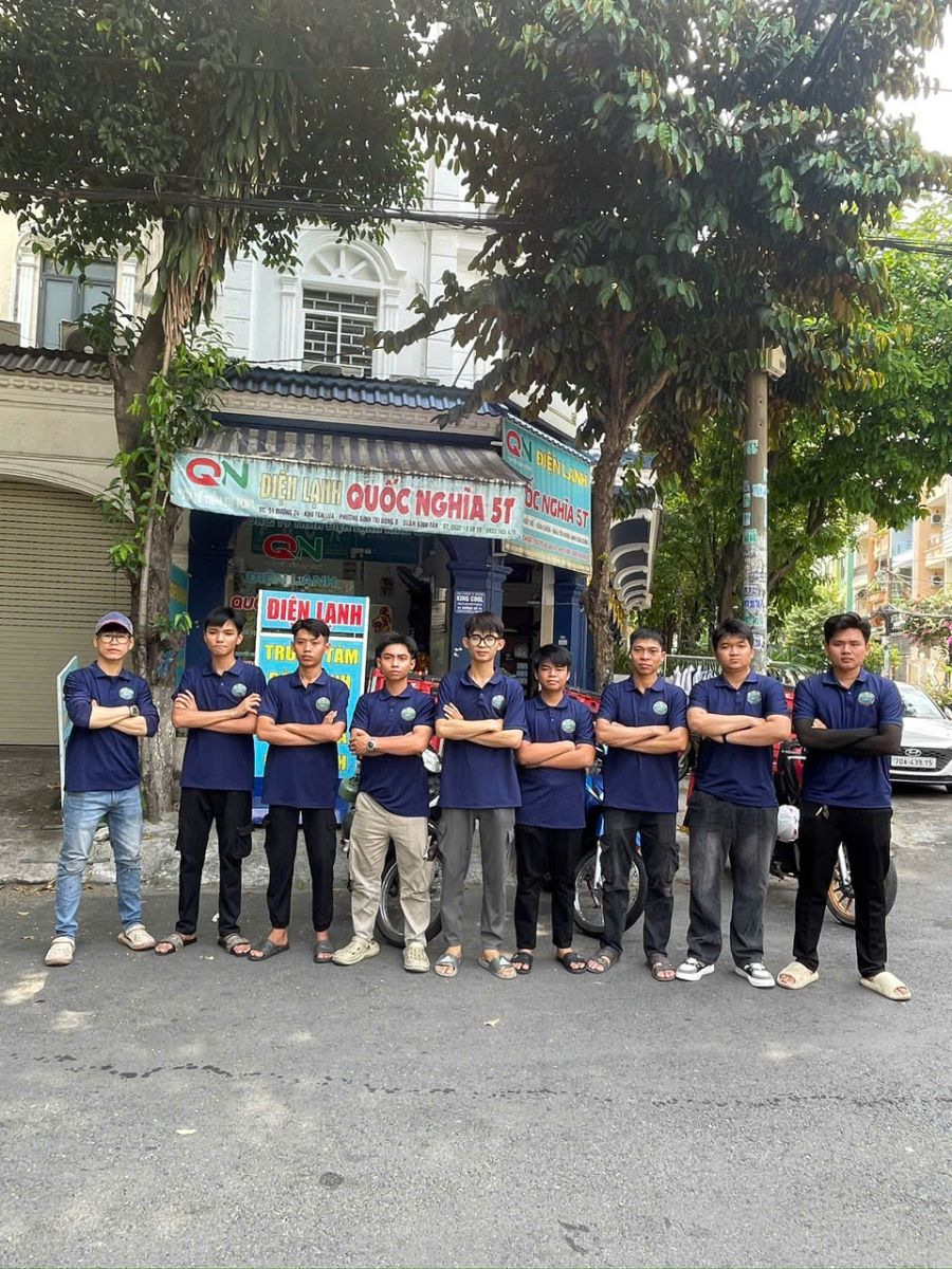 Thợ sửa máy lạnh giỏ