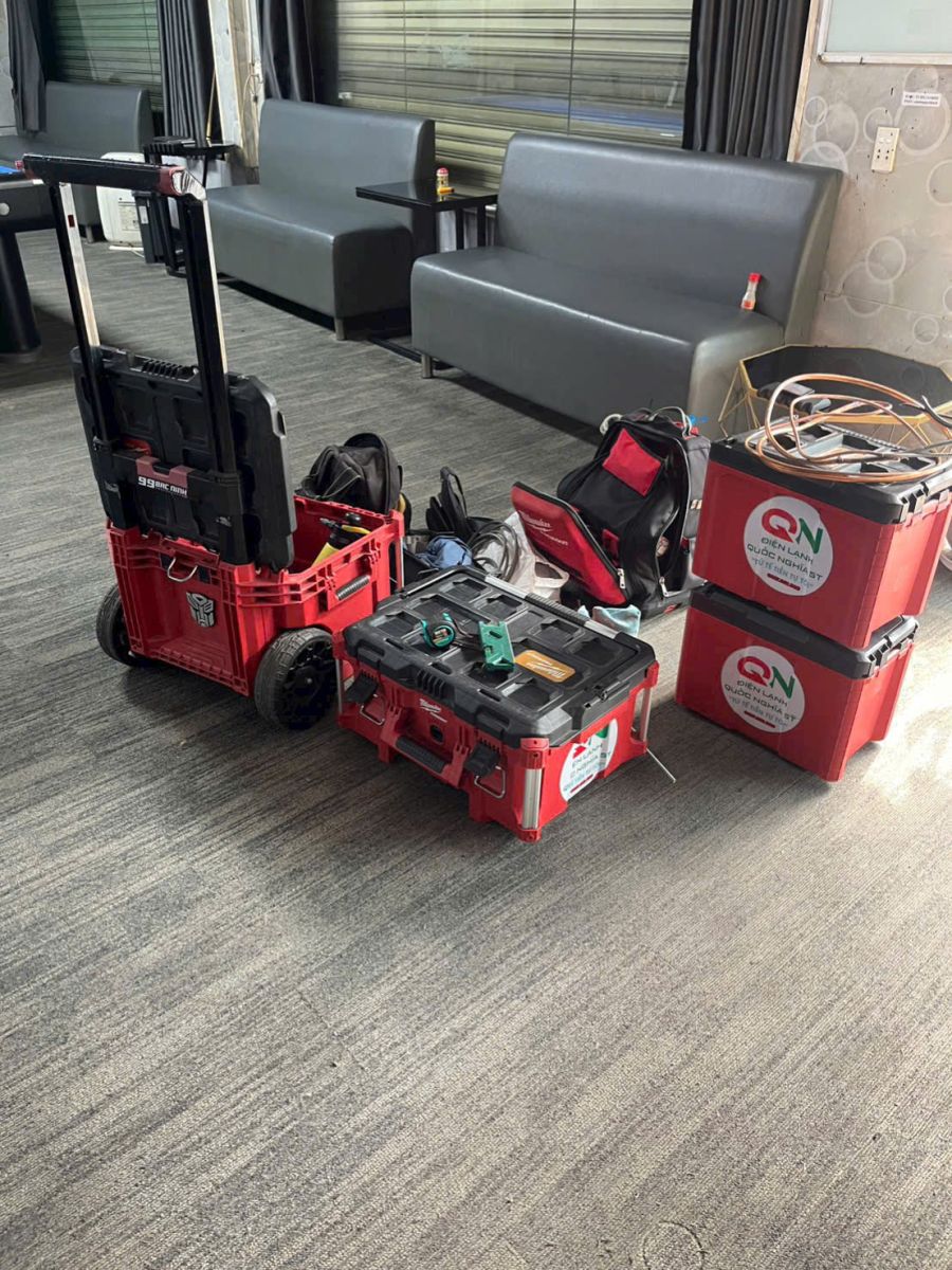 Sửa Máy Lạnh Chảy Nước Bình Tân 