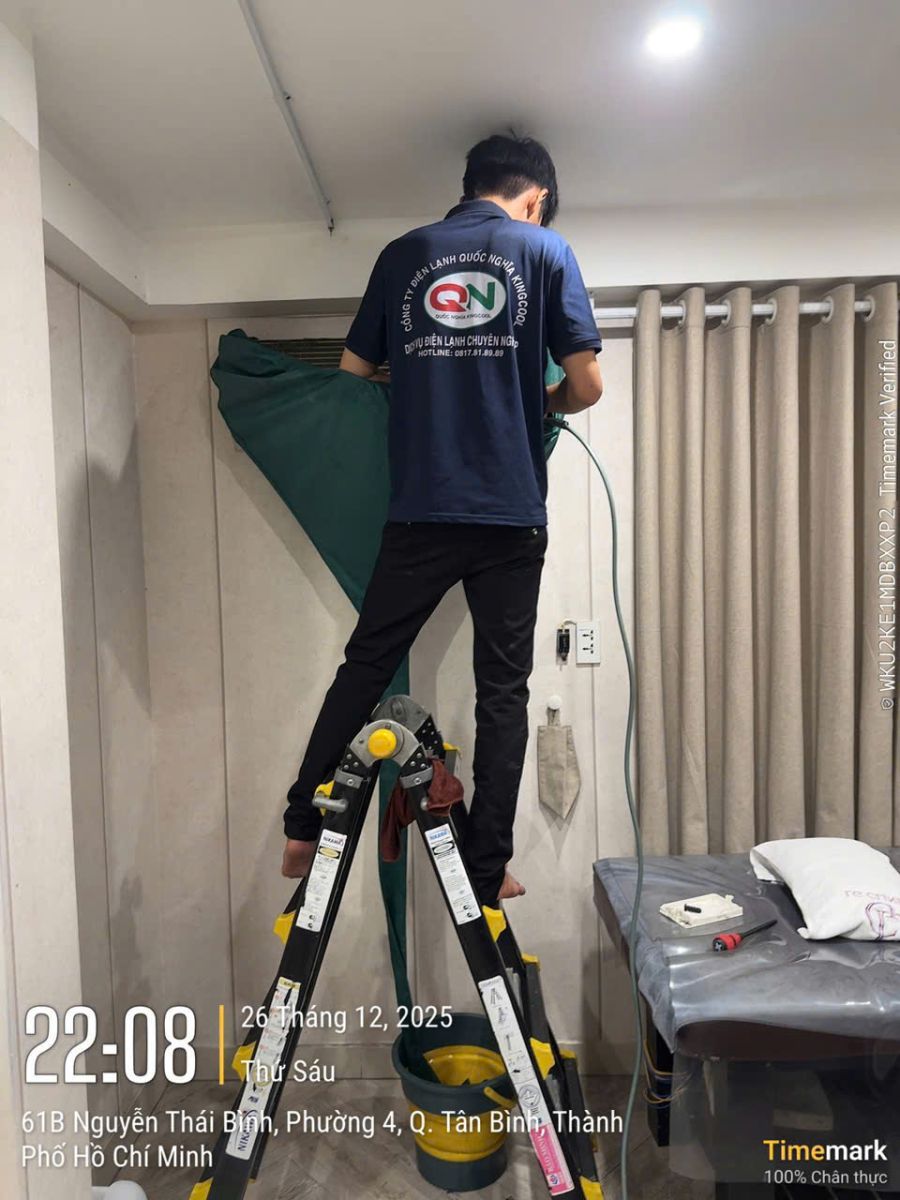 vệ sinh máy lạnh chung cư Adi Lucky Home